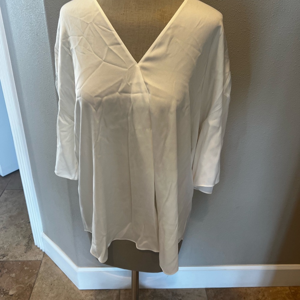 Elegant White V-Neck Women's Top